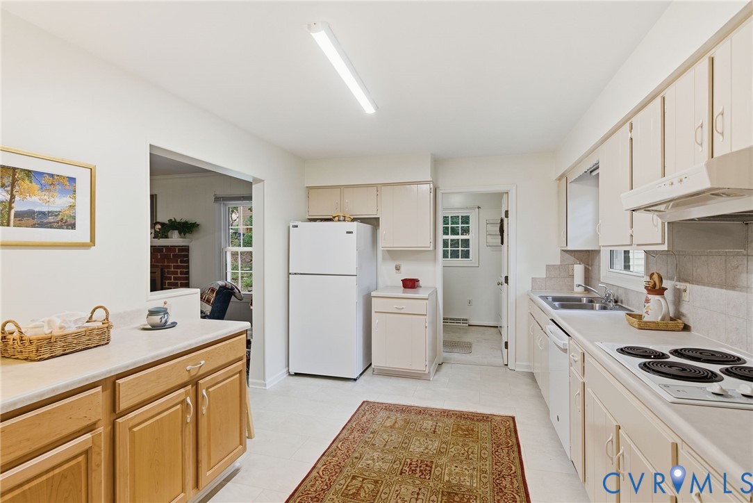 10110 Idlebrook Dr