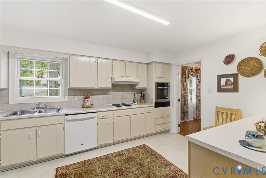 10110 Idlebrook Dr
