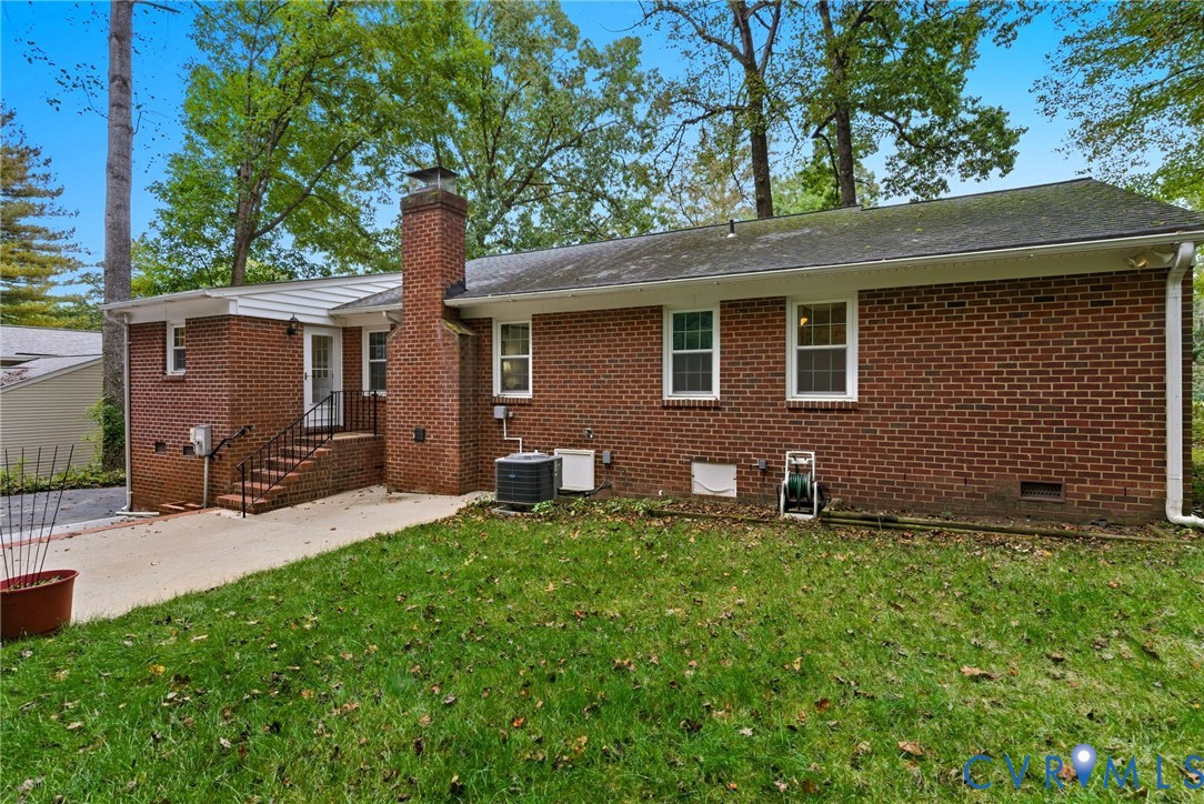 10110 Idlebrook Dr