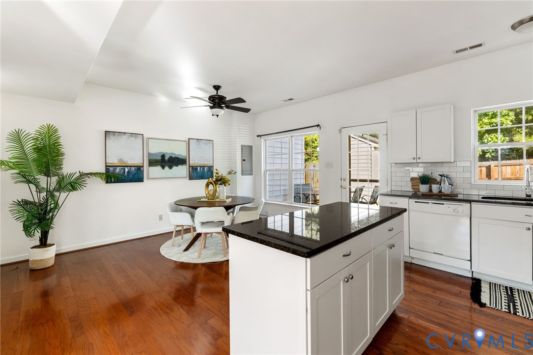 11361 Abbots Cross Ln