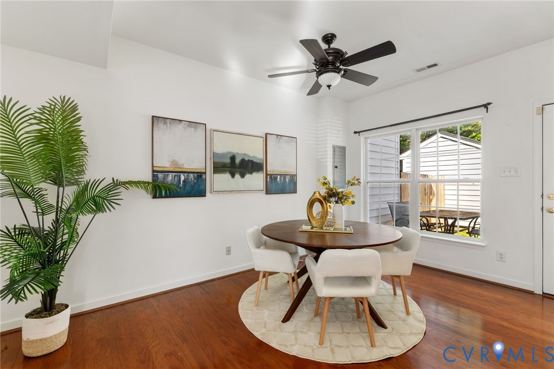 11361 Abbots Cross Ln