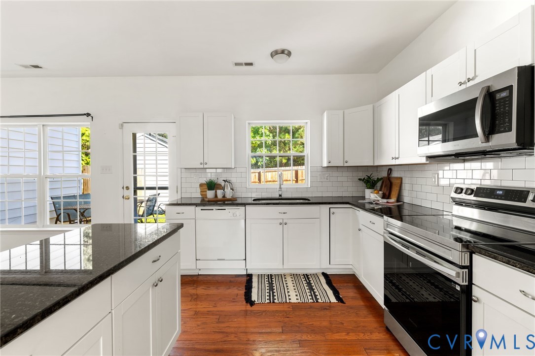 11361 Abbots Cross Ln