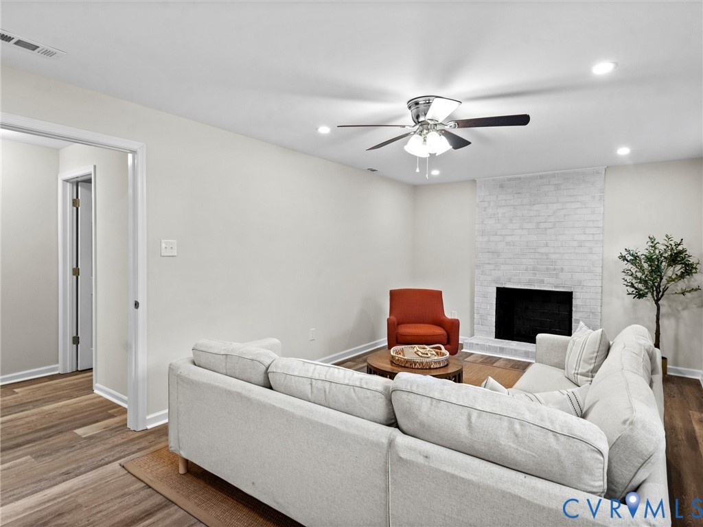 10303 Edgebrook Ct