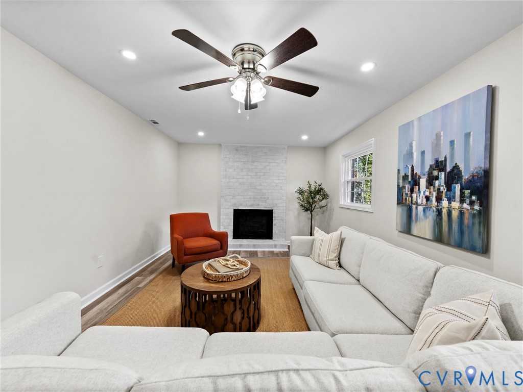 10303 Edgebrook Ct