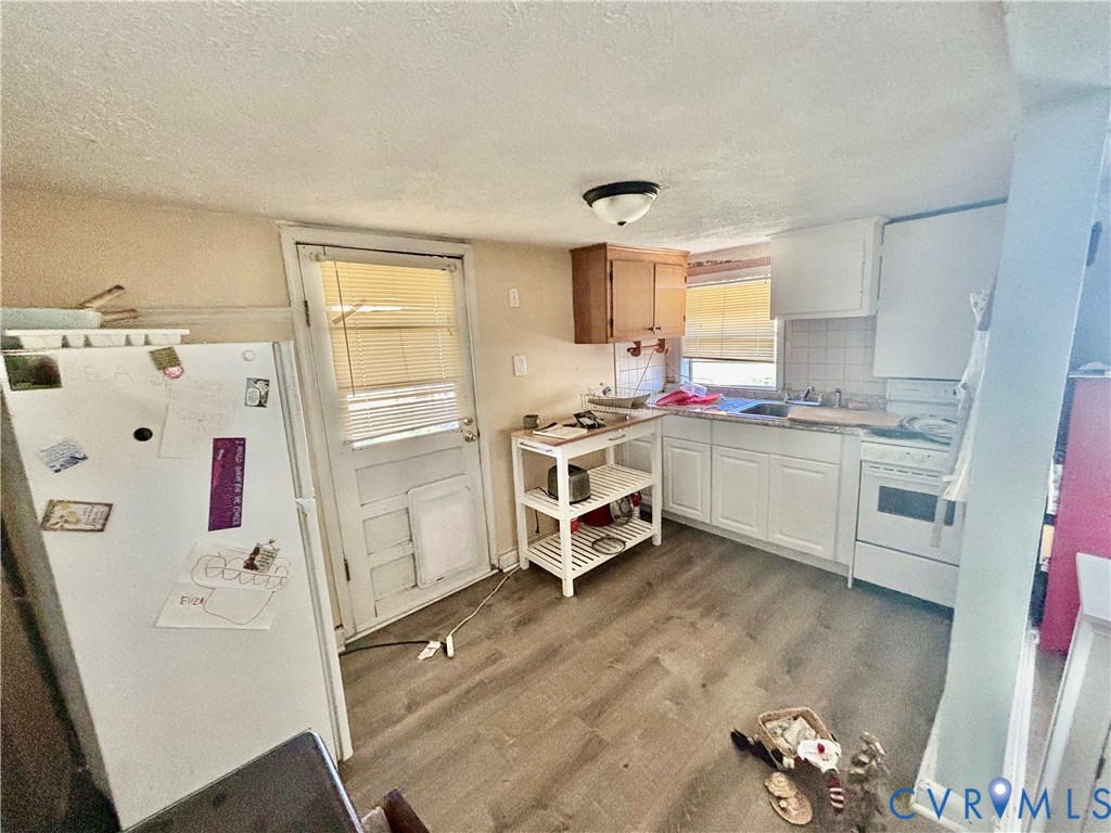 15704 Meridian Ave