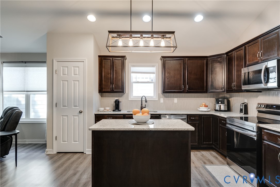 3359 Rock Creek Villa Dr