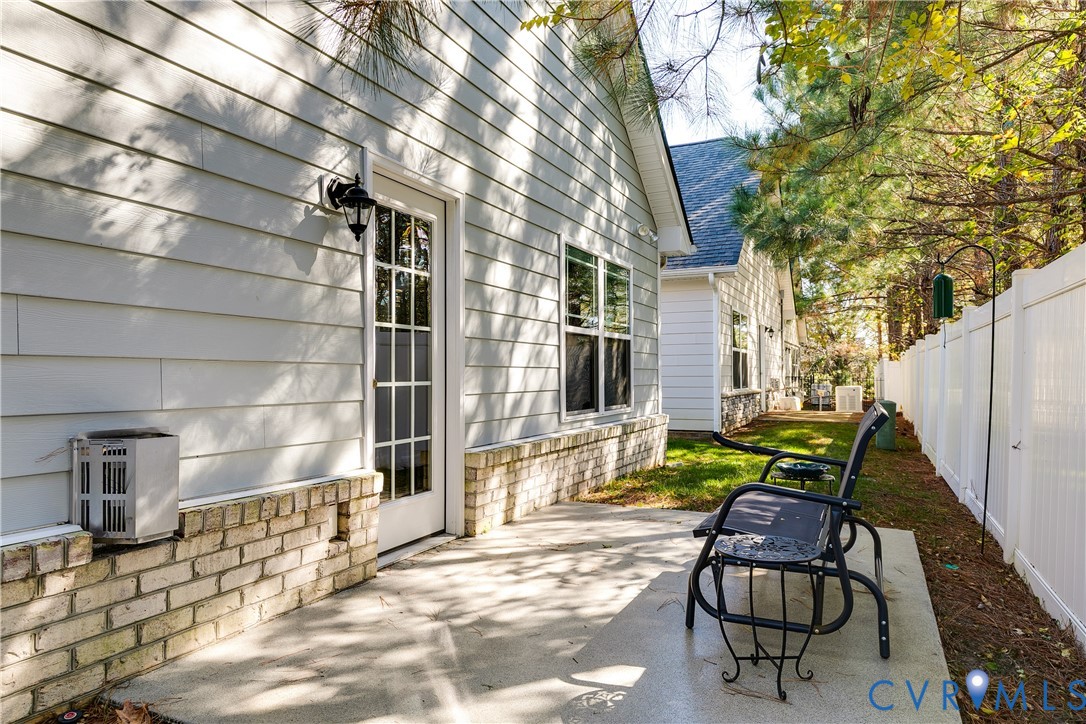 3359 Rock Creek Villa Dr