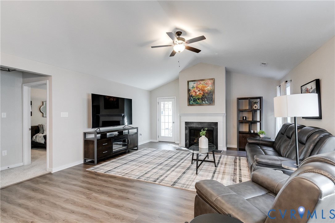 3359 Rock Creek Villa Dr