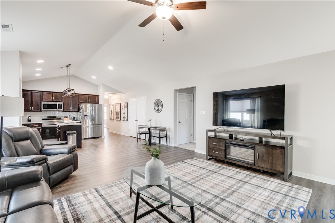 3359 Rock Creek Villa Dr