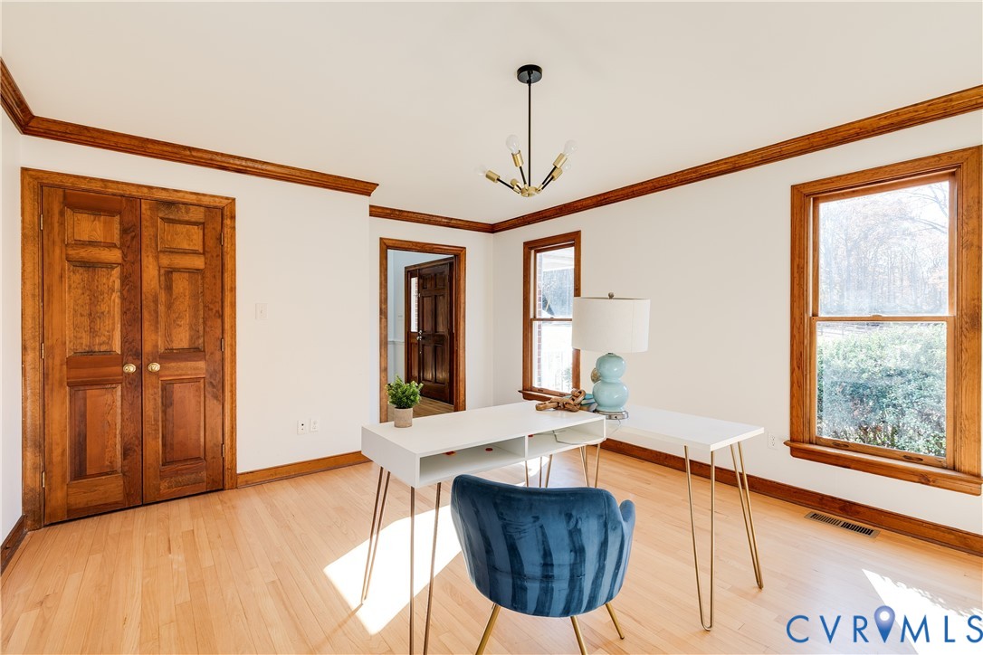 7493 Hidden Lake Cir