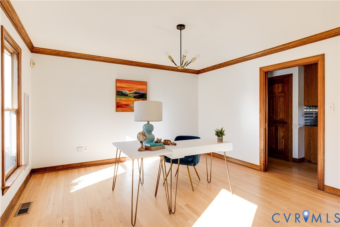 7493 Hidden Lake Cir