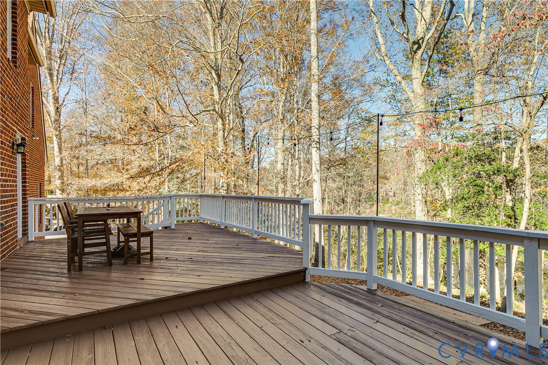 7493 Hidden Lake Cir