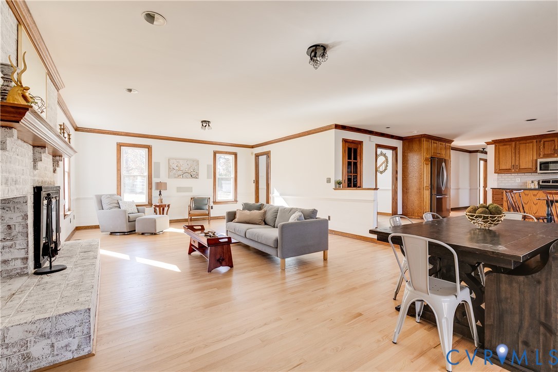 7493 Hidden Lake Cir