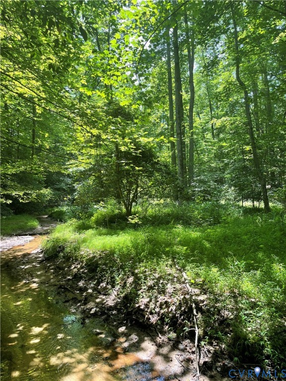 7493 Hidden Lake Cir