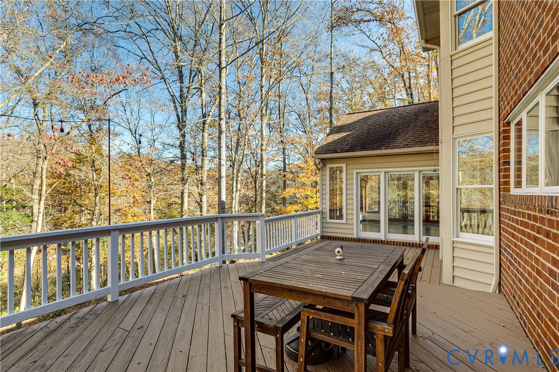 7493 Hidden Lake Cir