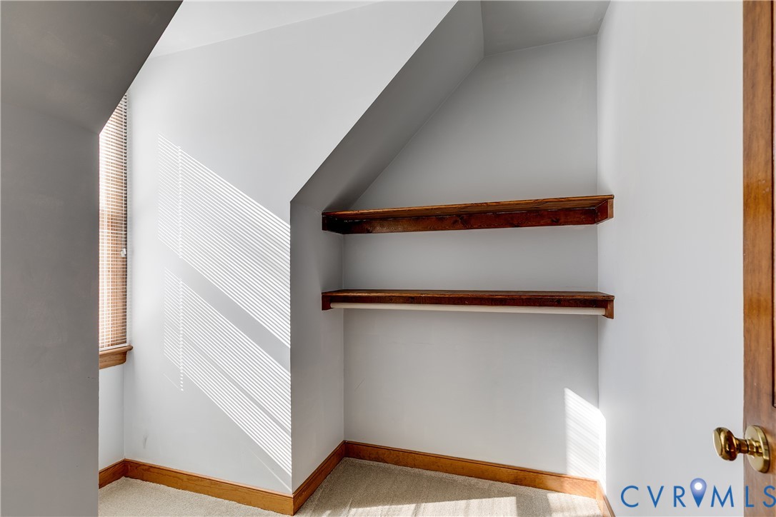 7493 Hidden Lake Cir