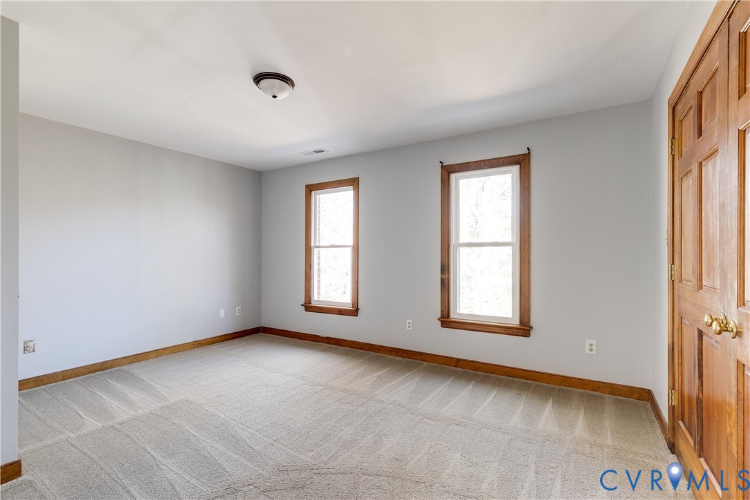 7493 Hidden Lake Cir