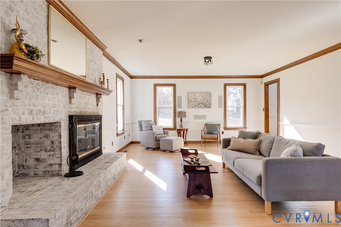 7493 Hidden Lake Cir