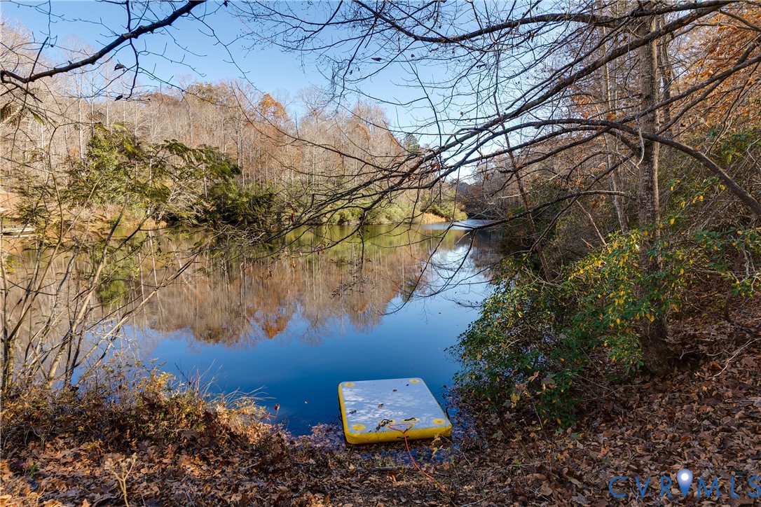 7493 Hidden Lake Cir