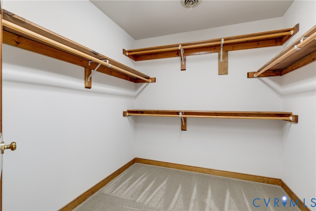 7493 Hidden Lake Cir