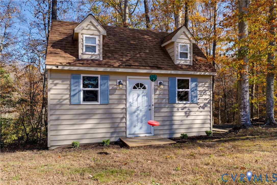 7493 Hidden Lake Cir