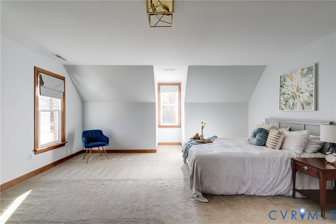 7493 Hidden Lake Cir