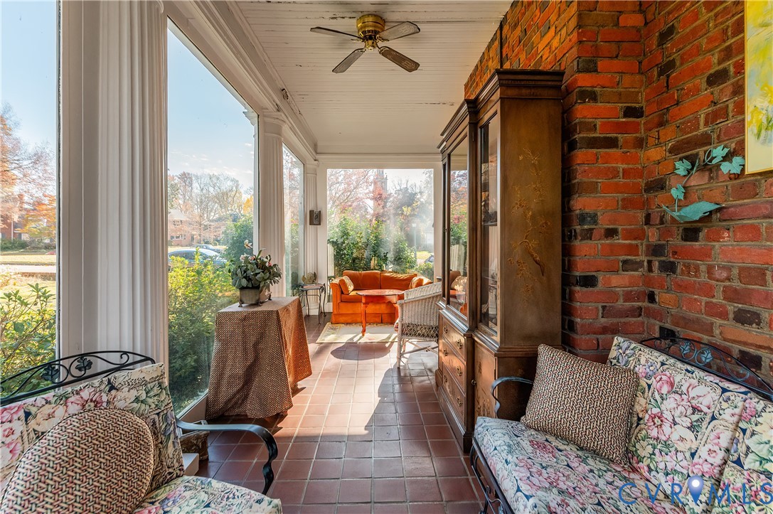 1112 Sunset Ave