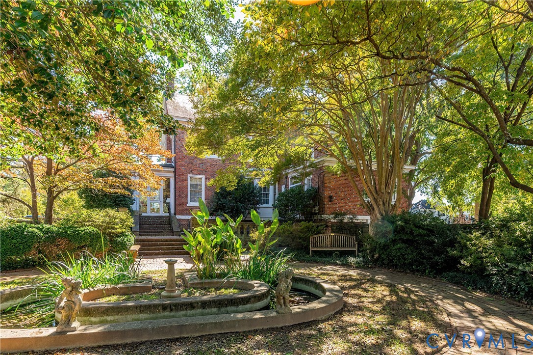 1112 Sunset Ave