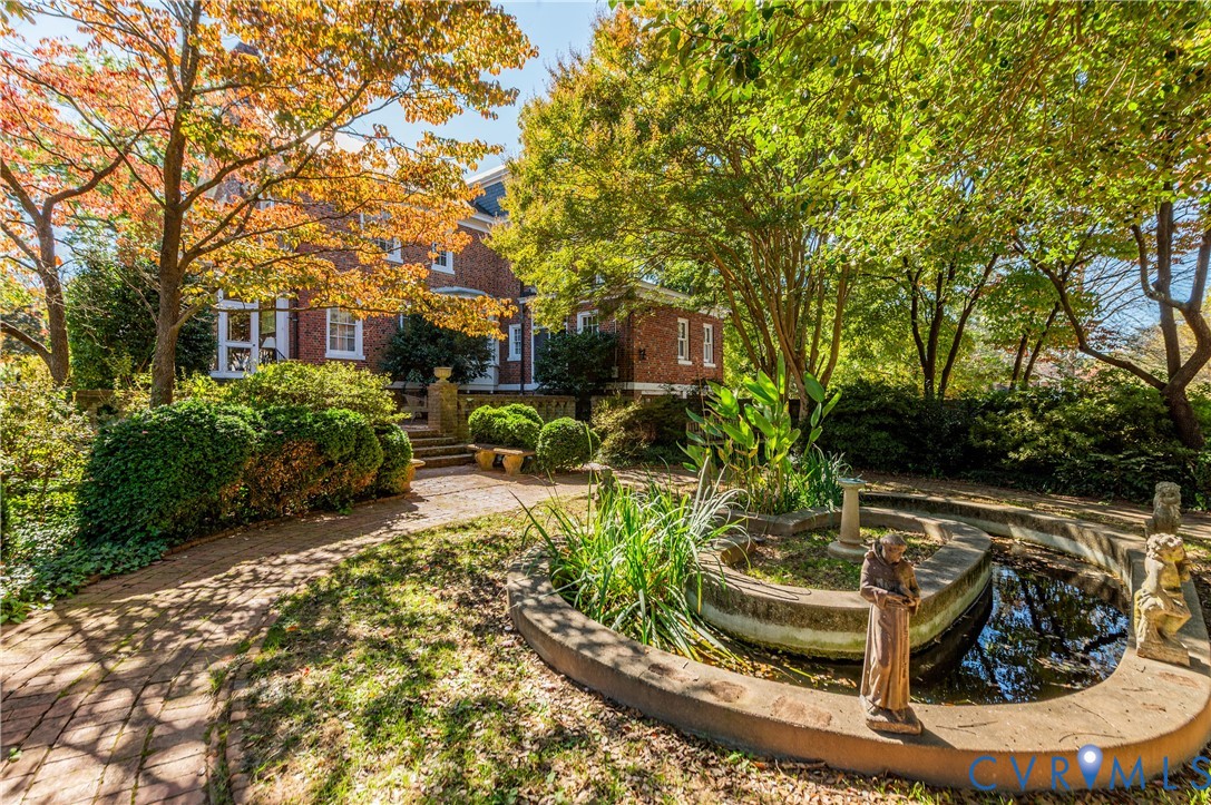 1112 Sunset Ave