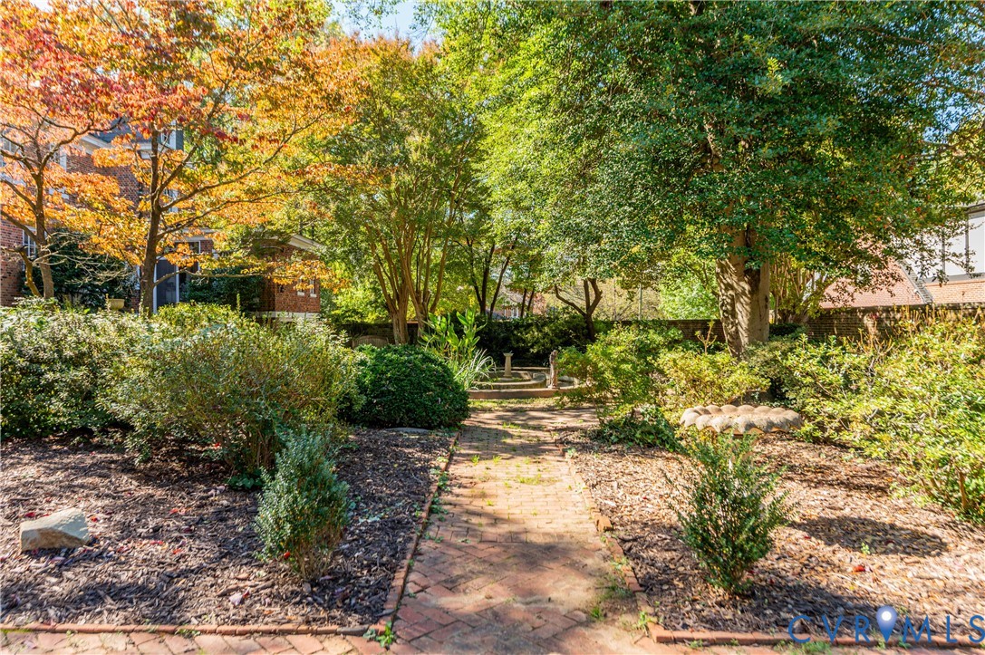 1112 Sunset Ave