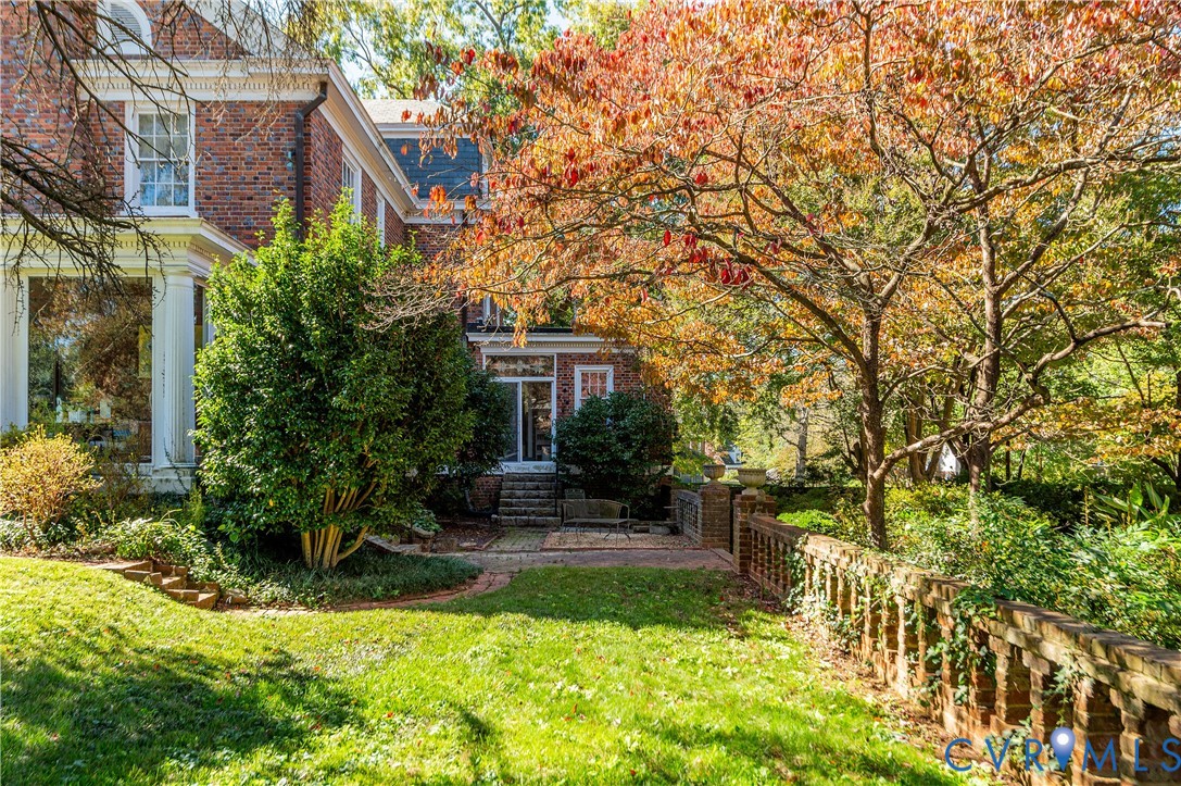 1112 Sunset Ave