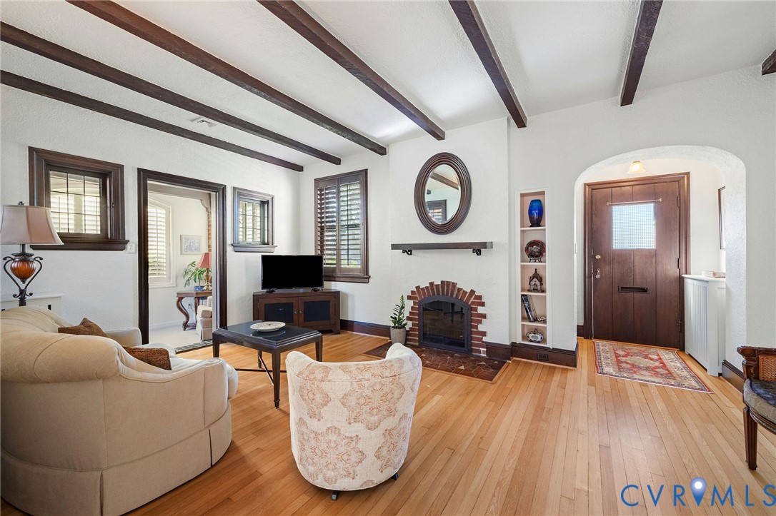5021 Caledonia