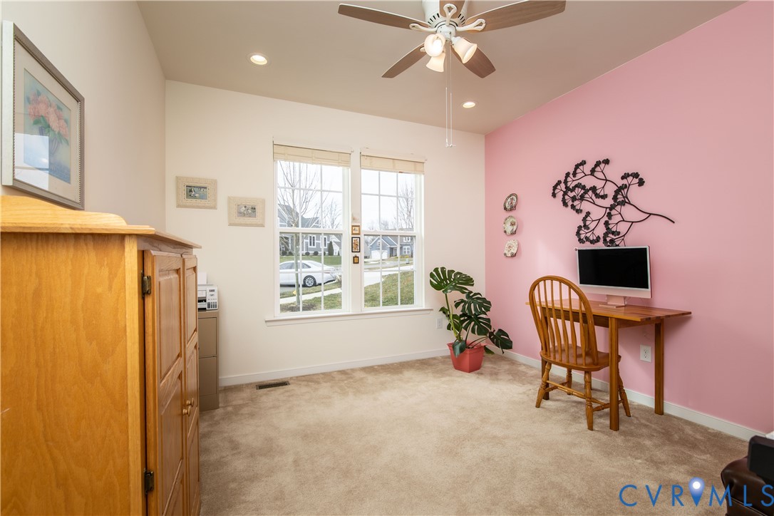 10100 Izer Ct