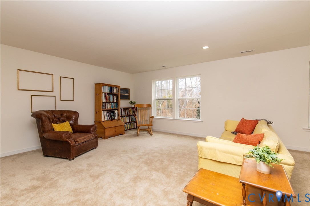 10100 Izer Ct