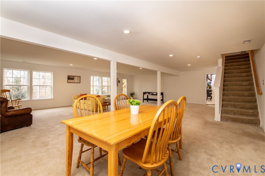 10100 Izer Ct