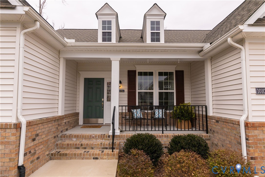 10100 Izer Ct