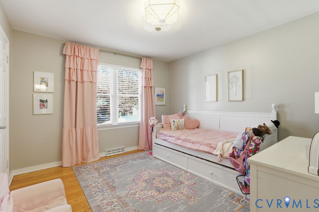 2406 Mountainbrook Dr