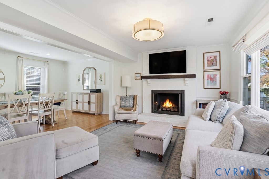 2406 Mountainbrook Dr