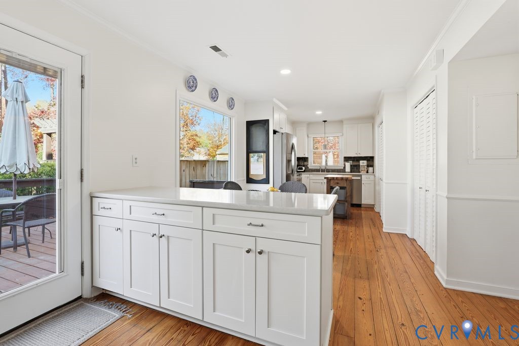 2406 Mountainbrook Dr