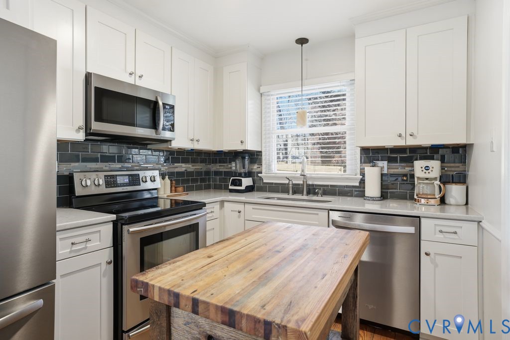 2406 Mountainbrook Dr