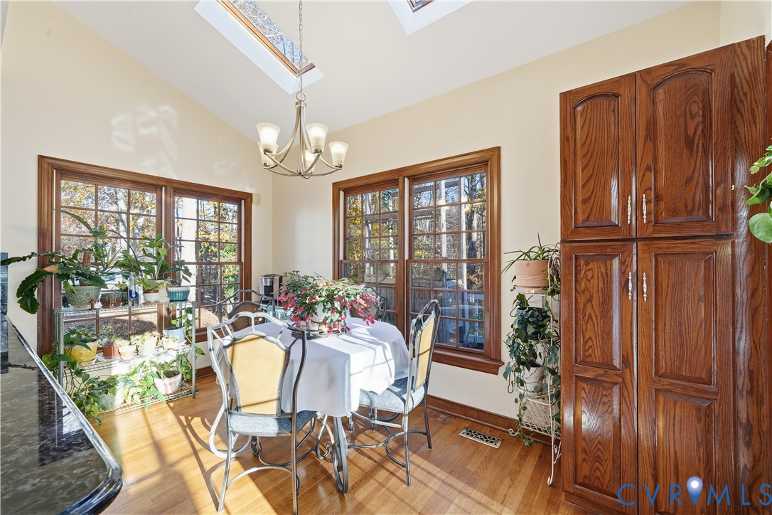 13805 Beechwood Point Cir