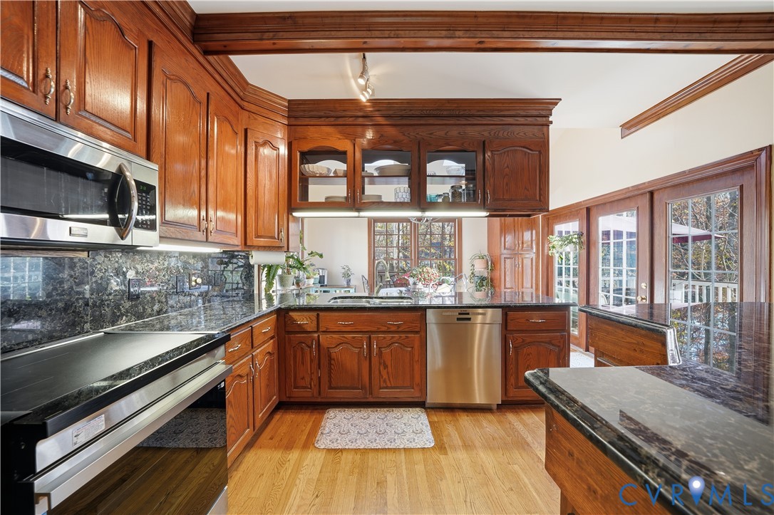 13805 Beechwood Point Cir