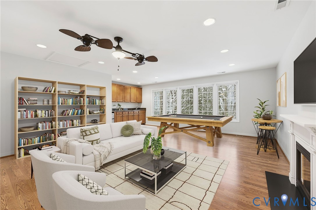 3212 Fox Chase Dr