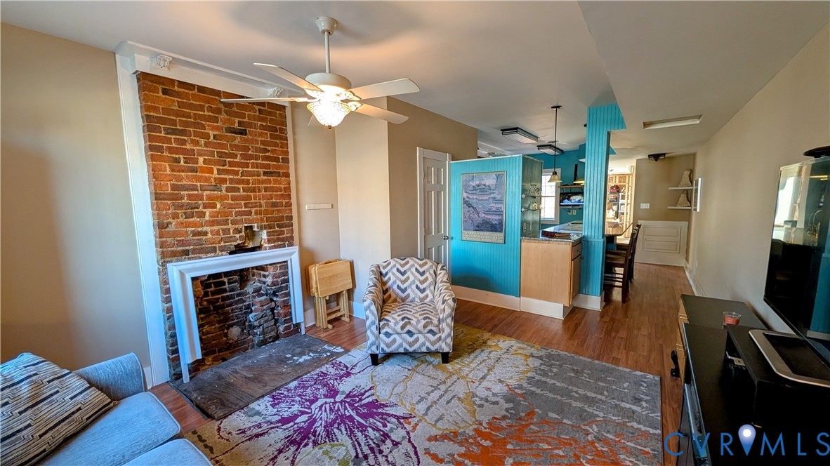 11 W Leigh St