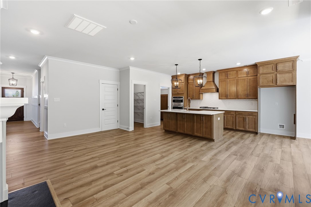 8525 Chimney Rock Dr
