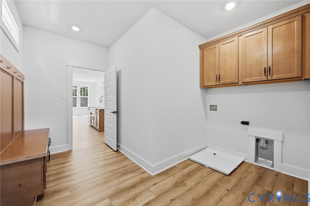 8525 Chimney Rock Dr