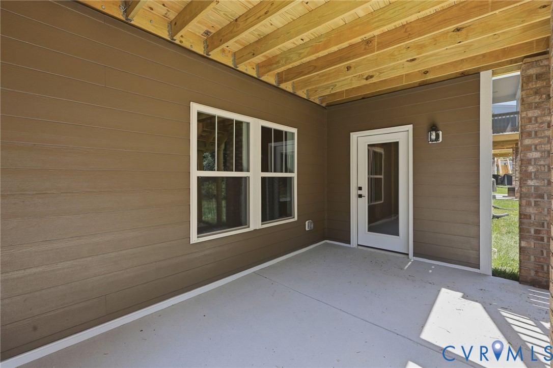 8525 Chimney Rock Dr
