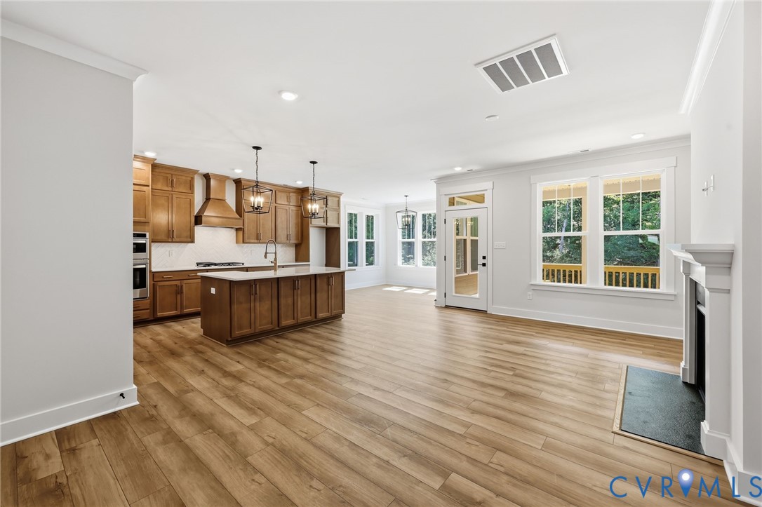 8525 Chimney Rock Dr
