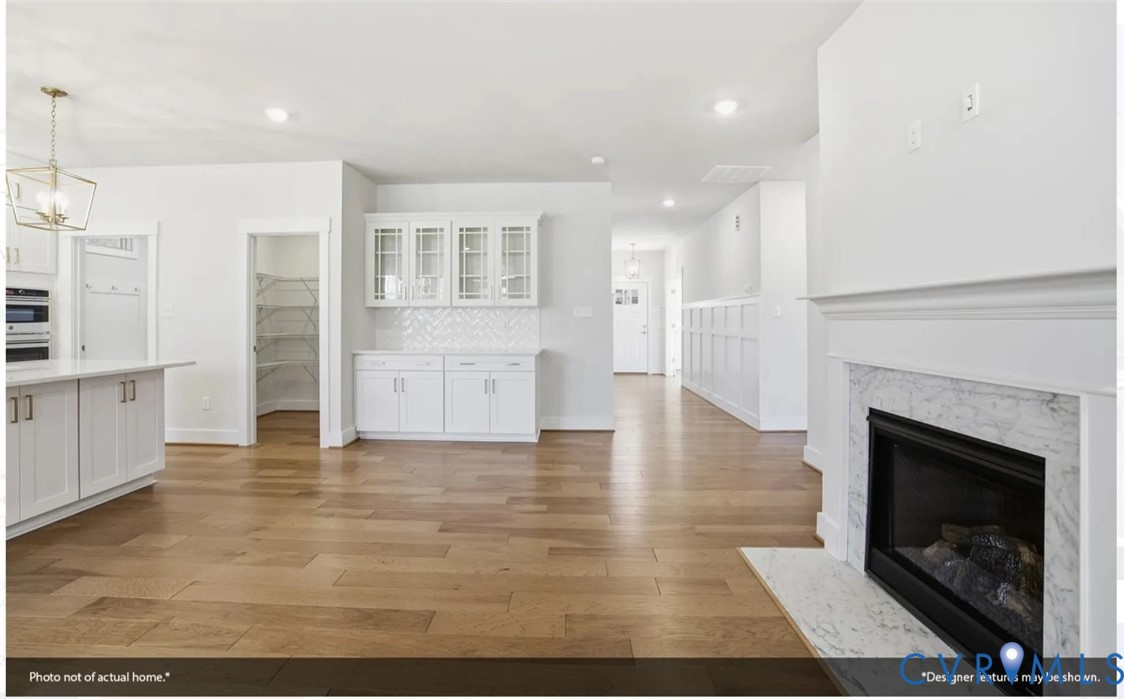 8525 Chimney Rock Dr