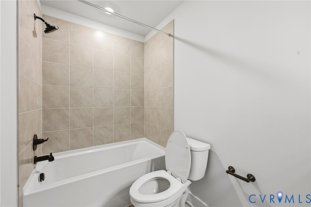 8525 Chimney Rock Dr